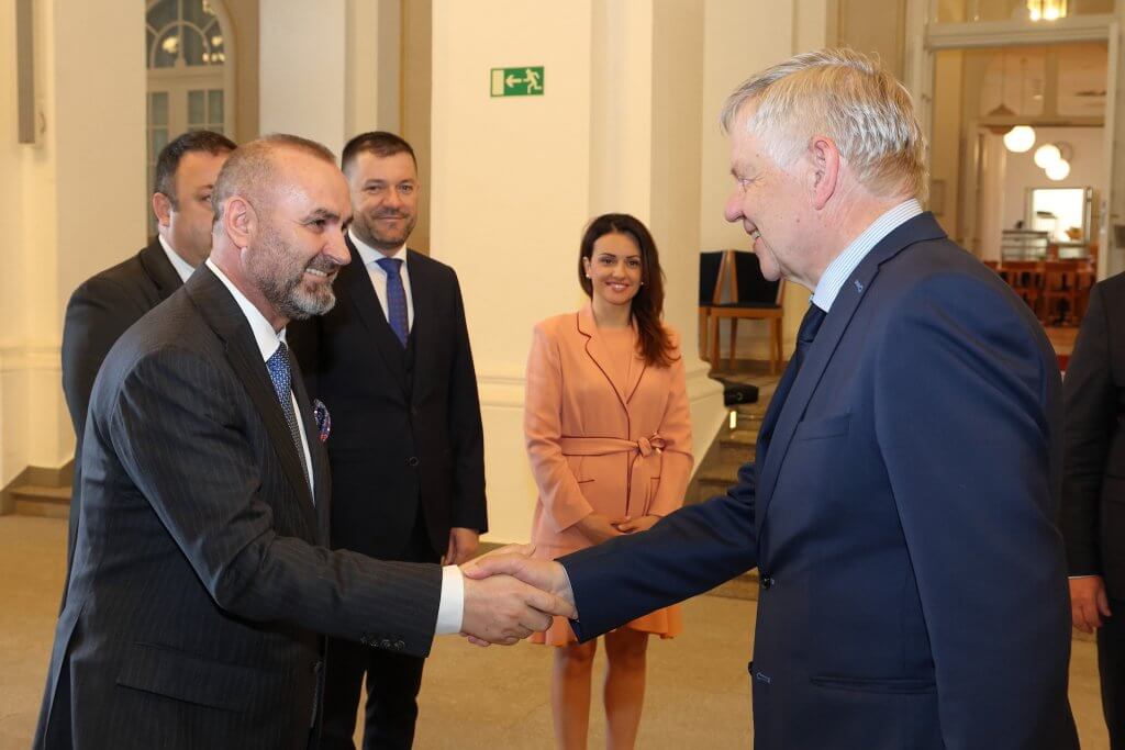 Justizminister Ulsi Manja, Vizepräsident des Bayerischen Landtags Karl Freller, Generaldirektor der Justizvollzugsanstalten Admir Abrija, Generaldirektor der Bewährungshilfe Ervin Hoxha, Ministerialrätin Andia Dragoj