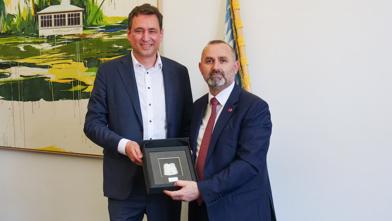 Vizepräsident des Bayerischen Landtags Karl Freller und Justizminister Ulsi Manja