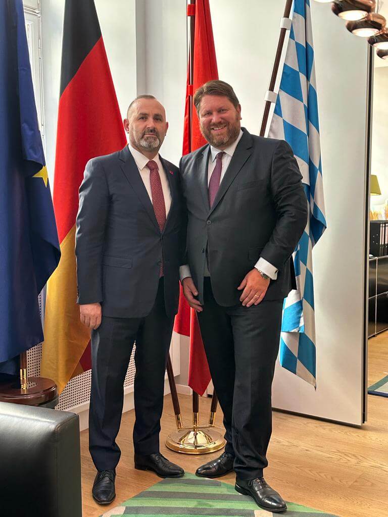 Justizminister Ulsi Manja, Dr. Markus Schuhmann